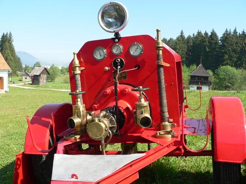 Motorová striekačka Ing. A. Holeček z roku 1930 Motorová striekačka Ing. A. Holeček z roku 1930